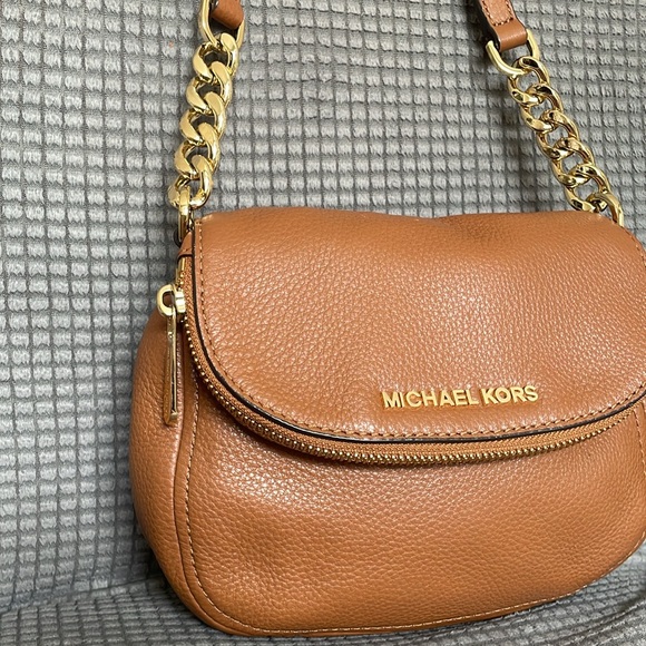 Michael Kors Handbags - Michael Kors Bedford Flap Crossbody Bag Tan and Gold EUC
